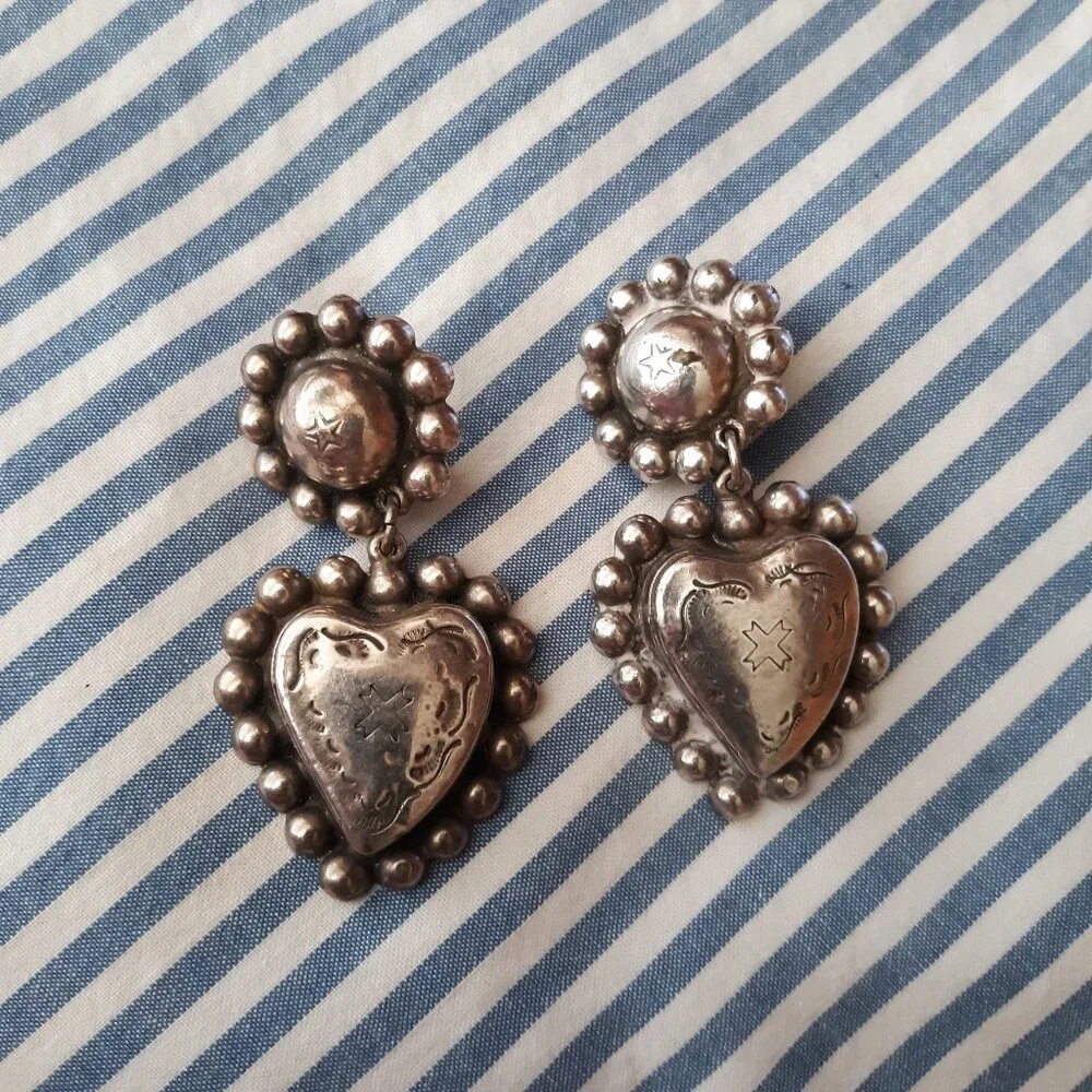 St. Tropez Vintage Chunky Heart Dangle Signed Clip On Earrings Silver - Picture 3 of 6
